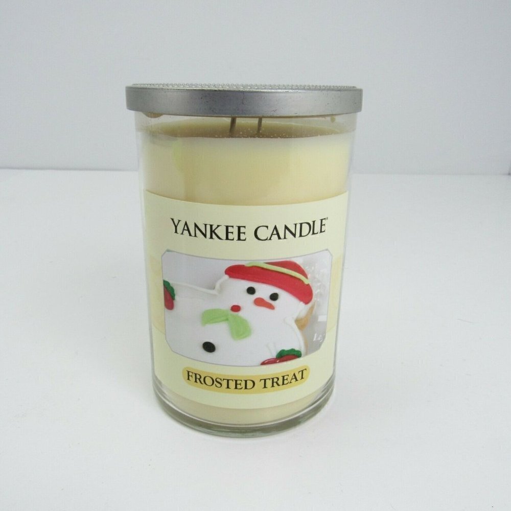 New Yankee Candle Frosted Treat 2 Wick Glass Jar Pillar‎ 22oz Christmas Cookie